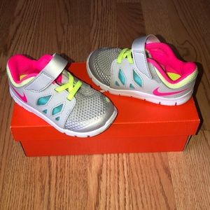 NWB Toddler Nike free 5 (TDV) in size 8 toddler